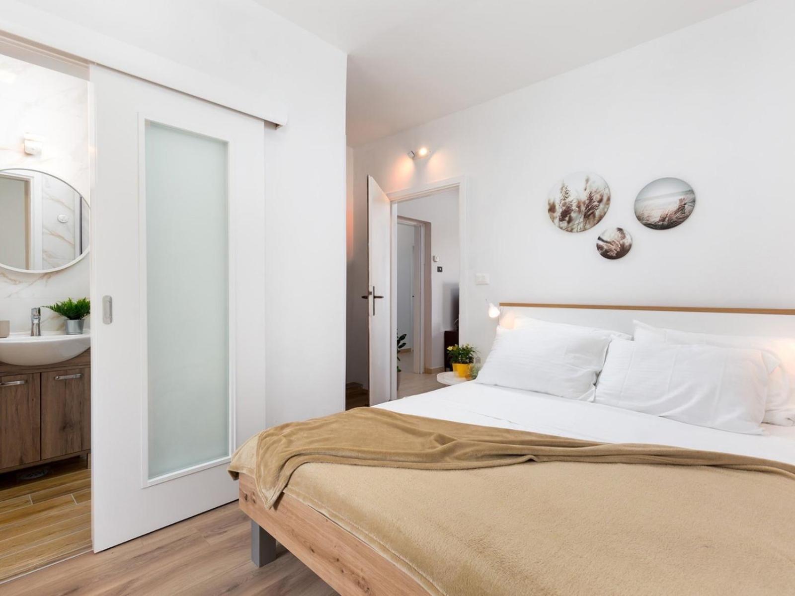 Apartments Loredana 포레치 외부 사진